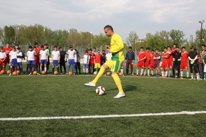 Уроки футбольного фристайла от Карпова IMG 0245