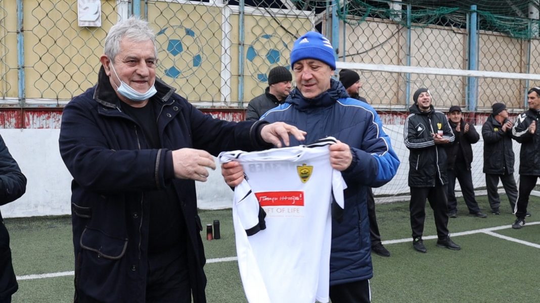 212