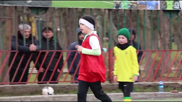 Очередной тур Зимнего первенства по футболу прошел на полях РДЮСШ Минобрнауки Дагестана. Совсем скоро определятся победители соревнований.